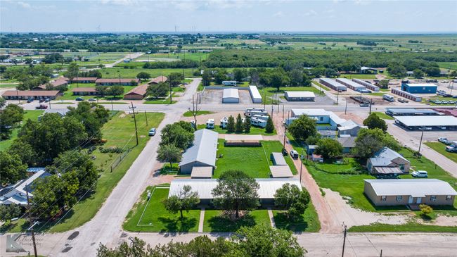 500 S 7 Th St, Home with 16 bedrooms, 8 bathrooms and 8 parking in Haskell TX | Image 23