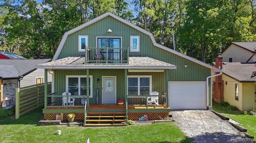 16057 Murray Rd, Byron, MI, 48418-9017 | Card Image