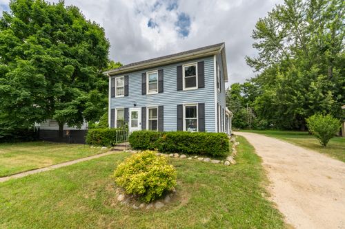 302 W Saint Marys St, Decatur, MI, 49045-1331 | Card Image