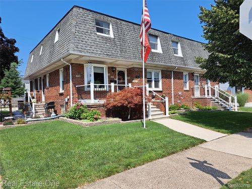 96 Detroit St, Trenton, MI, 48183-1209 | Card Image