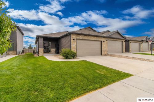 3815 Chileno Dr, Lincoln, NE, 68516-6217 | Card Image