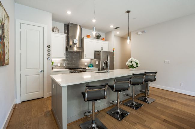 UNIT-1104 - 15875 Spectrum Dr, Condo with 3 bedrooms, 3 bathrooms and null parking in Addison TX | Image 10