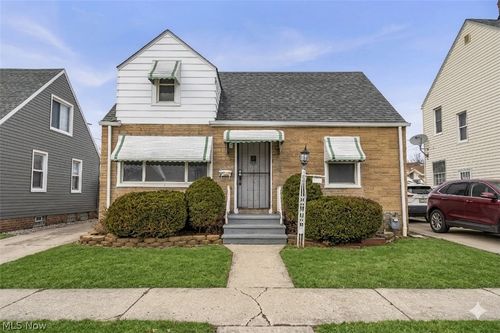 22501 Arms Ave, Euclid, OH, 44123-3211 | Card Image