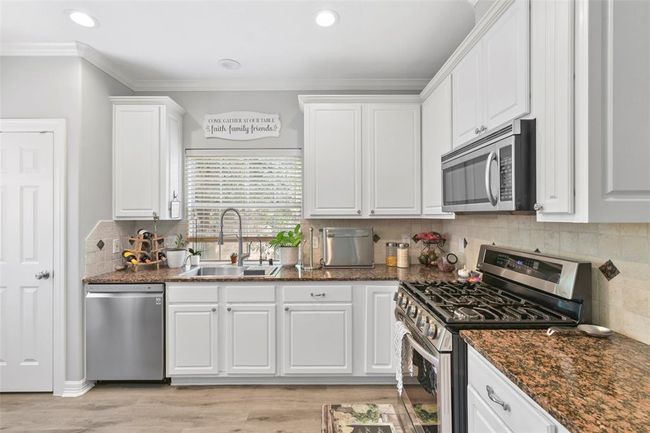 1110 Enclave Sq W, Townhouse with 3 bedrooms, 3 bathrooms and 2 parking in Houston TX | Image 17