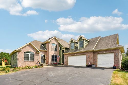 7202 Paulson Dr, MARENGO, IL, 60152-8318 | Card Image