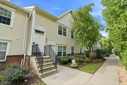 6i2-50 Pine St, Montclair, NJ, 07042-4709 | Card Image