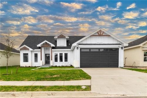 1005 Broken Arrow Dr, Alamo, TX, 78516-4005 | Card Image