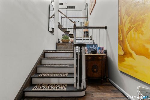 19-19 Ledgebrook Dr, Norwalk, CT, 06854-1015 | Card Image