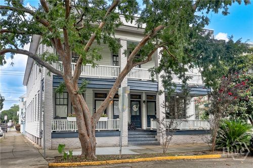 302 E Waldburg St, savannah, GA, 31401-6525 | Card Image