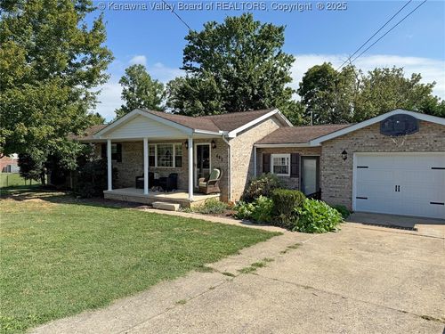 440 1st Ave N, Hometown, WV, 25109 | Card Image