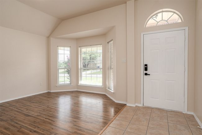 Entrance foyer and living area | Image 6