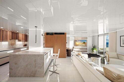 apt-16h-5555 Collins Ave, Miami Beach, FL, 33140-2433 | Card Image