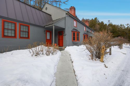 574 Willard Rd, Quechee, VT, 05059-3154 | Card Image
