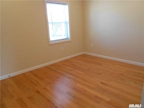 26 E Hawthorne Ave, Valley Stream, NY, 11580 | Card Image