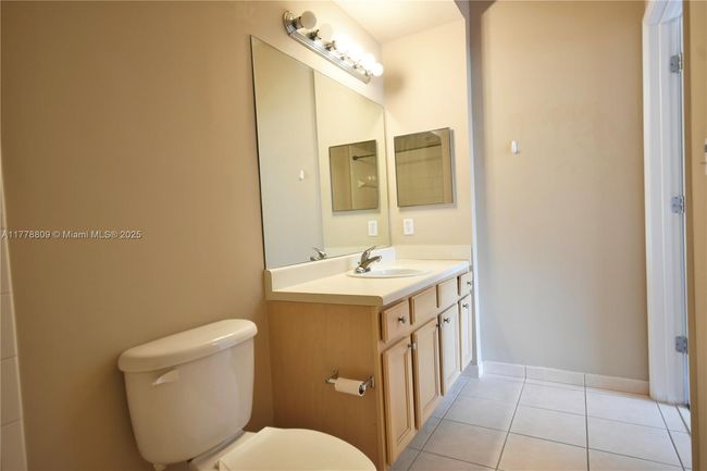 APT-429 - 6001 Sw 70 Th St, Condo with 3 bedrooms, 2 bathrooms and null parking in South Miami FL | Image 16