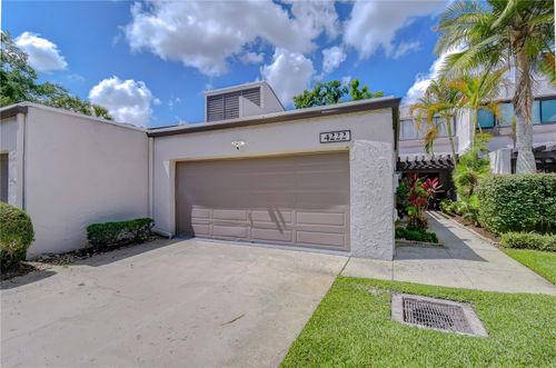 4222 Fairway Cir, TAMPA, FL, 33618-8640 | Card Image