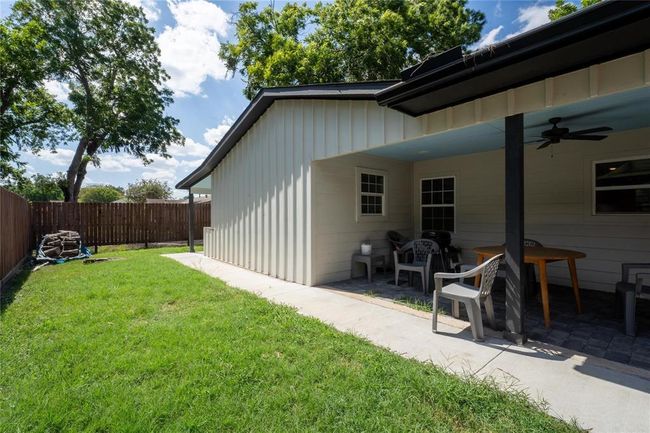9305 Emnora Ln, House other with 2 bedrooms, 2 bathrooms and 1 parking in Houston TX | Image 5
