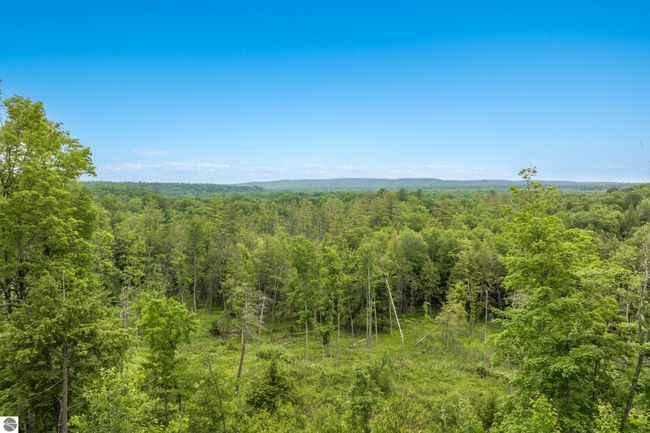 9644 Guenthardt Rd, House other with 5 bedrooms, 2 bathrooms and null parking in Manistee MI | Image 4