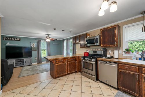 30 Brickyard Dr, Litchfield, NH, 03052-2497 | Card Image
