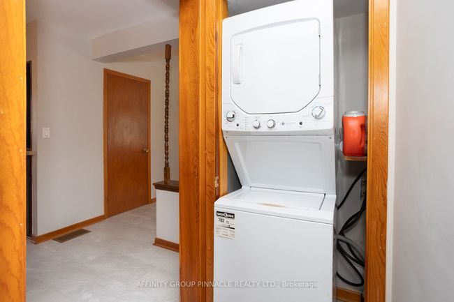 44 St David St, House other with 5 bedrooms, 2 bathrooms and 4 parking in Lindsay ON | Image 12