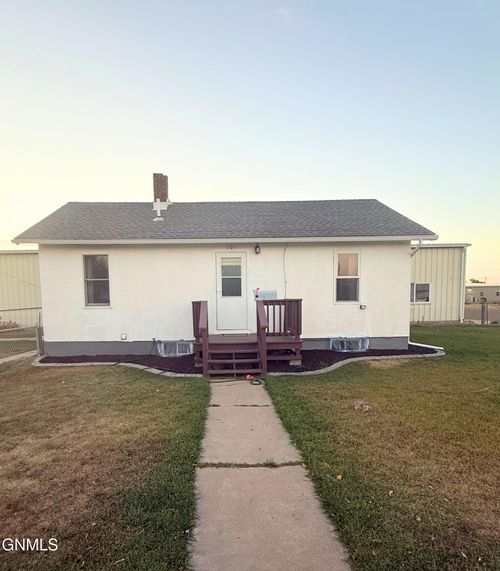 101 8th Ave Se, Sidney, MT, 59270-4739 | Card Image