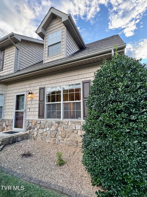 1-220 Cedar Creek Rd, Johnson City, TN, 37615-4858 | Card Image