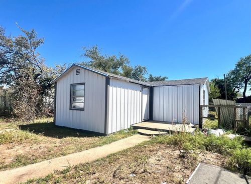 311 W 14th St, San Angelo, TX, 76903-4555 | Card Image