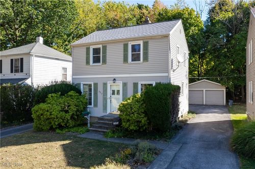 857 Quarry Dr, Cleveland Heights, OH, 44121-2037 | Card Image