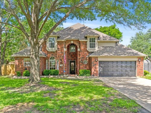 2414 S Pleasant Cir, Arlington, TX, 76015-4024 | Card Image