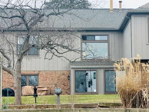 2-12047 Shenandoah Dr, South Lyon, MI, 48178-8113 | Card Image