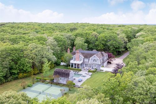 486 Middle Line Highway, Southampton, NY, 11932 | Card Image