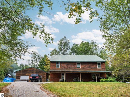 3714 N 19 Rd, Mesick, MI, 49668-9731 | Card Image
