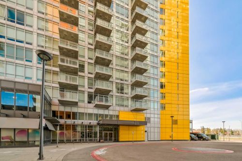 1908 - 3820 Brentwood Road Nw, Home with 2 bedrooms, 2 bathrooms and 1 parking in Calgary AB | Card Image