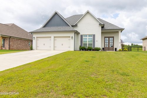 70 Charleston St, Dyersburg, TN, 38024-2439 | Card Image