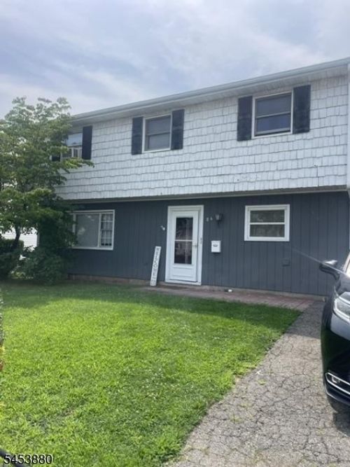 84 E Laurel St, Port Reading, NJ, 07064-1119 | Card Image