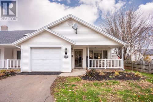 86E Orlebar St, Charlottetown, PE, C1A4X8 | Card Image