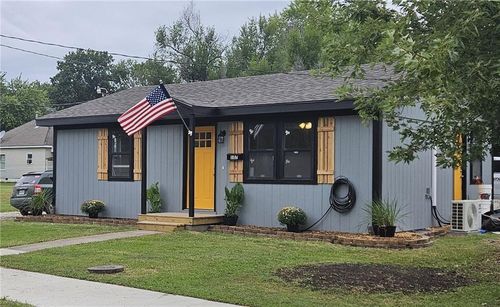 107 E 7th St, Urich, MO, 64788-9274 | Card Image