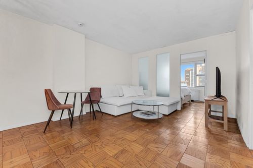 10-l-305 E 24th St, New York, NY, 10010-4059 | Card Image