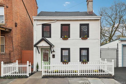 21 Carter St, Newburgh, NY, 12550-4816 | Card Image