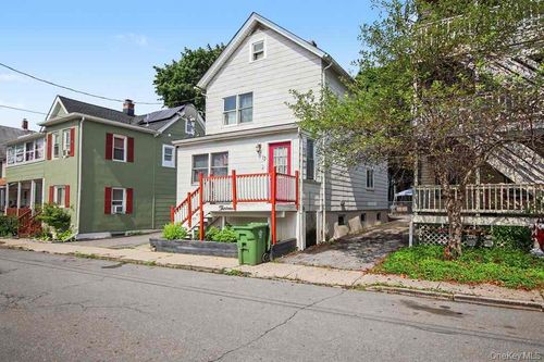 13 Ogden St, Middletown, NY, 10940-4009 | Card Image
