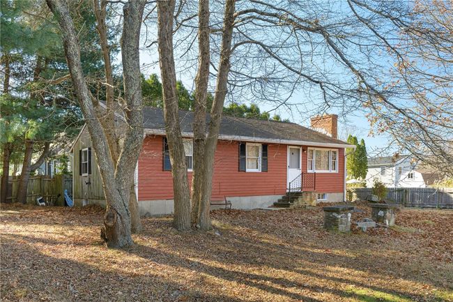 95 Capstan St, House other with 2 bedrooms, 1 bathrooms and 2 parking in Jamestown RI | Image 4