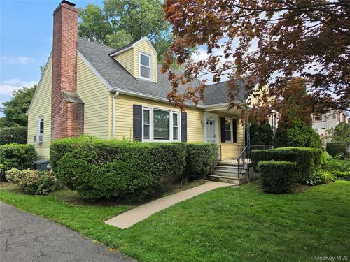 27 Haines Blvd, Port Chester, NY, 10573-2123 | Card Image