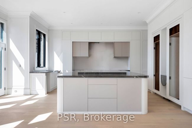 14 Glen Cedar Rd, House other with 6 bedrooms, 7 bathrooms and 4 parking in York ON | Image 6