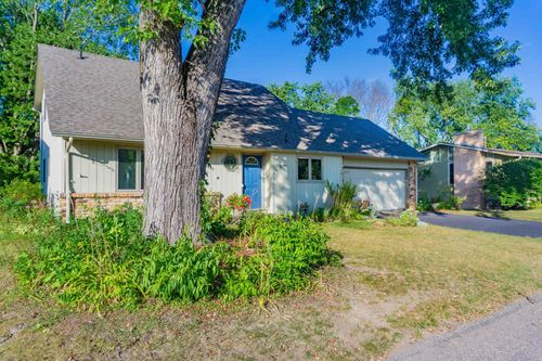 110105 Arboretum Way, Chaska, MN, 55318-1348 | Card Image