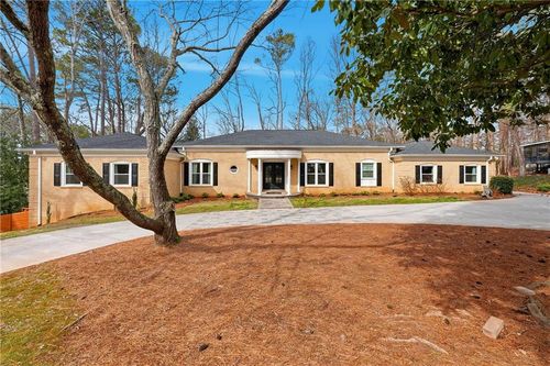 125 River Park Dr, Sandy Springs, GA, 30328-1122 | Card Image