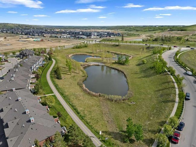 117 Chaparral Valley Gdns Se, Townhouse with 3 bedrooms, 3 bathrooms and 2 parking in Calgary AB | Image 40