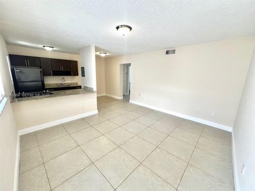 8-685 Ne 85th St, Miami, FL, 33138-3550 | Card Image