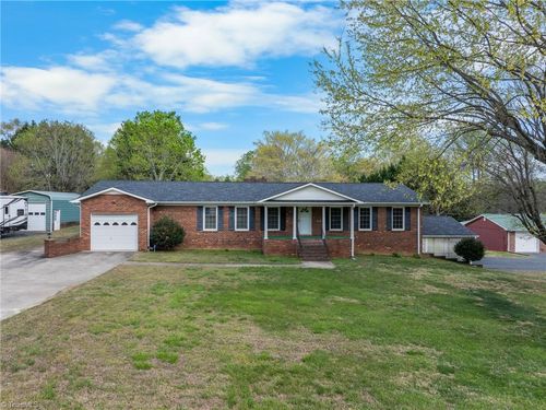 2906 Leonard Rd, Lexington, NC, 27295-7486 | Card Image