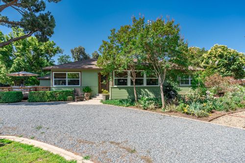 5426 Columbia Dr S, Fresno, CA, 93727-6018 | Card Image