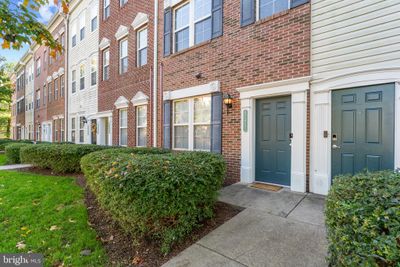 42451 Hollyhock Terrace, Townhouse with 2 bedrooms, 2 bathrooms and null parking in BRAMBLETON VA | Image 1